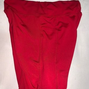 Side phone pocket sports shorts